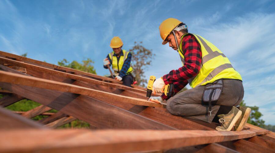 Professional gutter cleaning in Armona, CA
